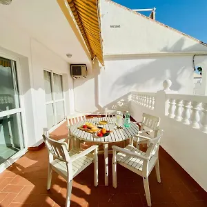 https://apartamento-con-piscina-en-las-rosas-de-capistrano.hotelsinnerja.org